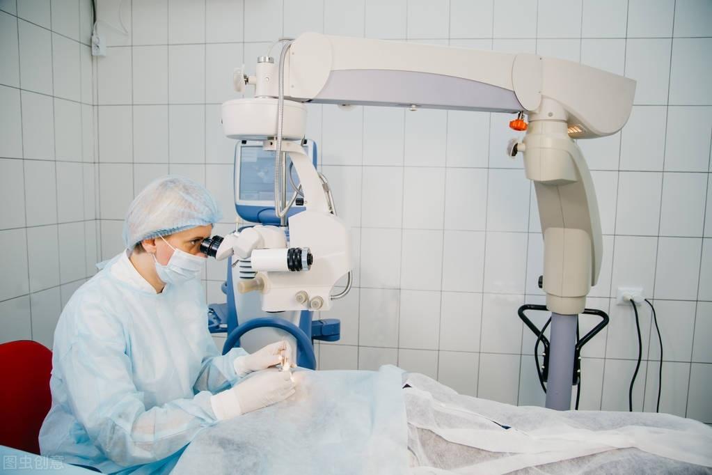 中国近视患者已超6亿，做了手术就能治愈？别再被“骗”了